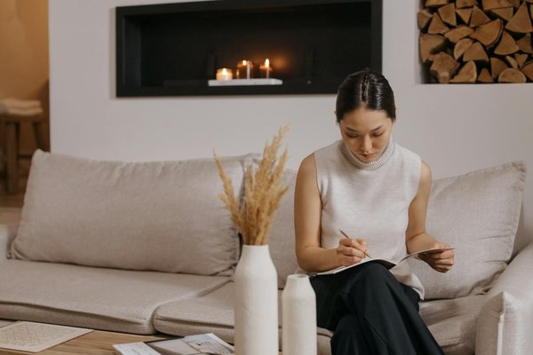 Exploration de l'Habitat Urbain Durable : La Maison Écologique en Ville