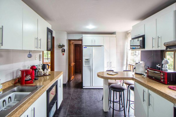 Préparez et Protégez Votre Gazon en Hiver: Guide Complet pour un Jardin Éclatant